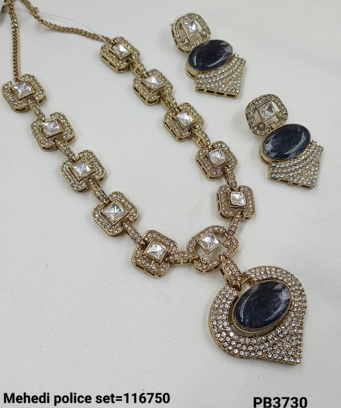 Antique Gold Plated Kundan Necklace Set