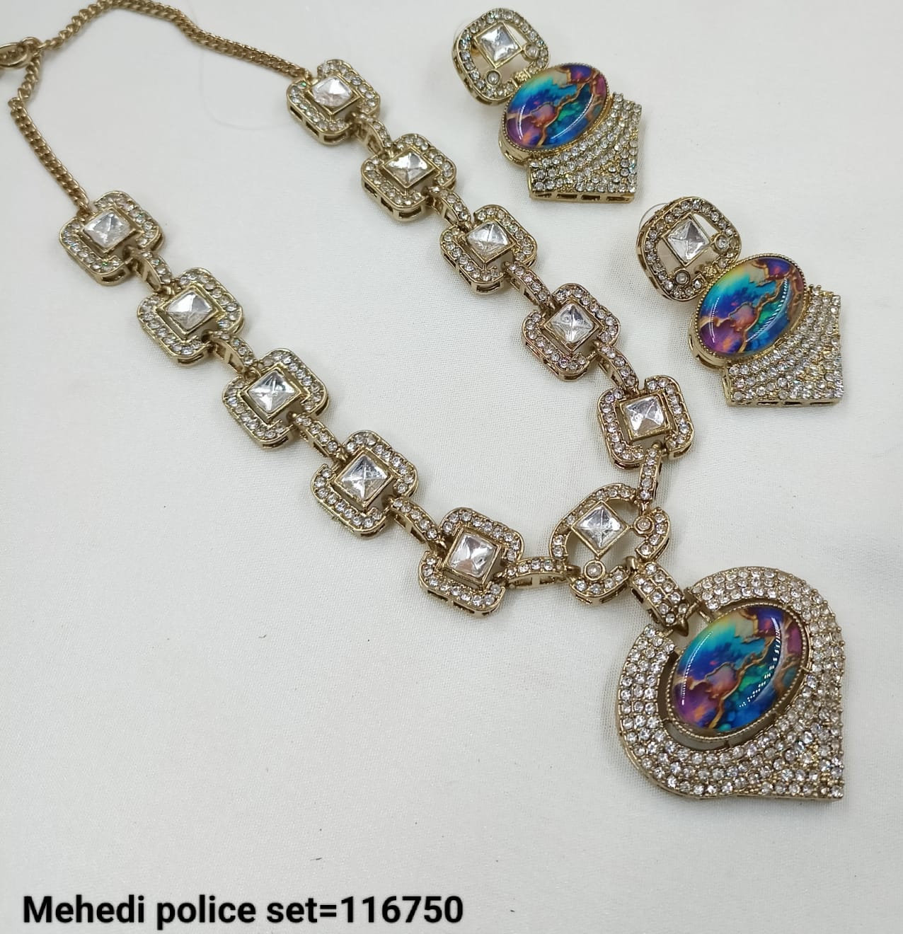 Antique Gold Plated Kundan Necklace Set