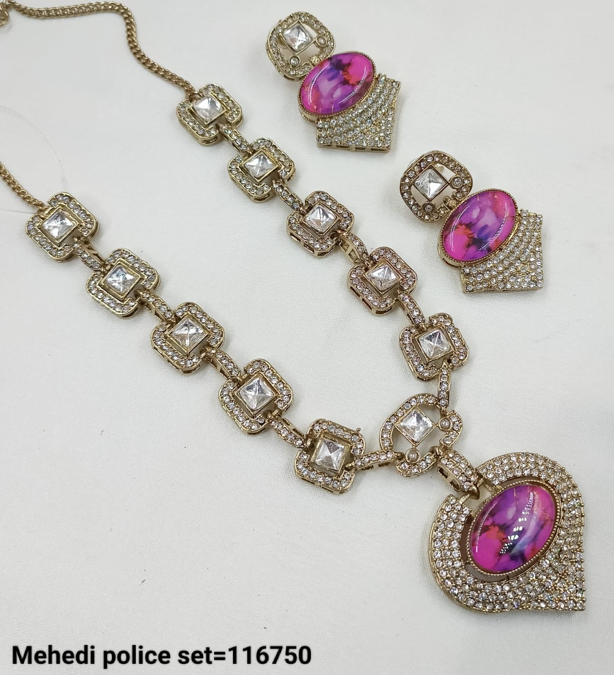 Antique Gold Plated Kundan Necklace Set