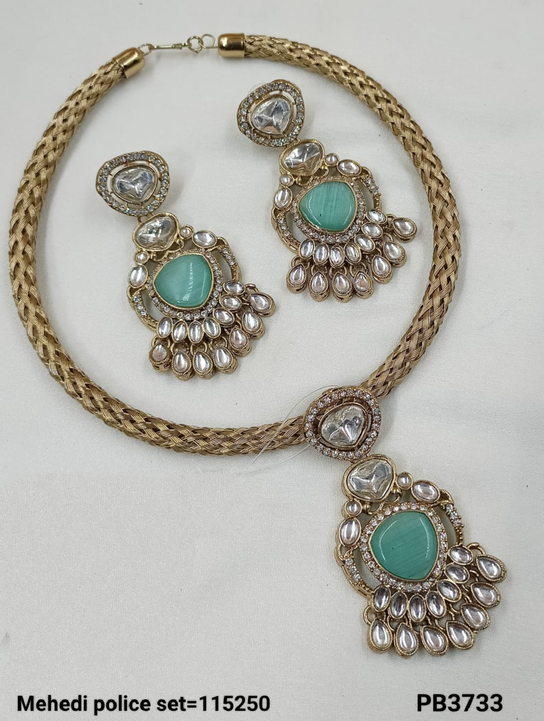 Antique Gold Plated Kundan Necklace Set