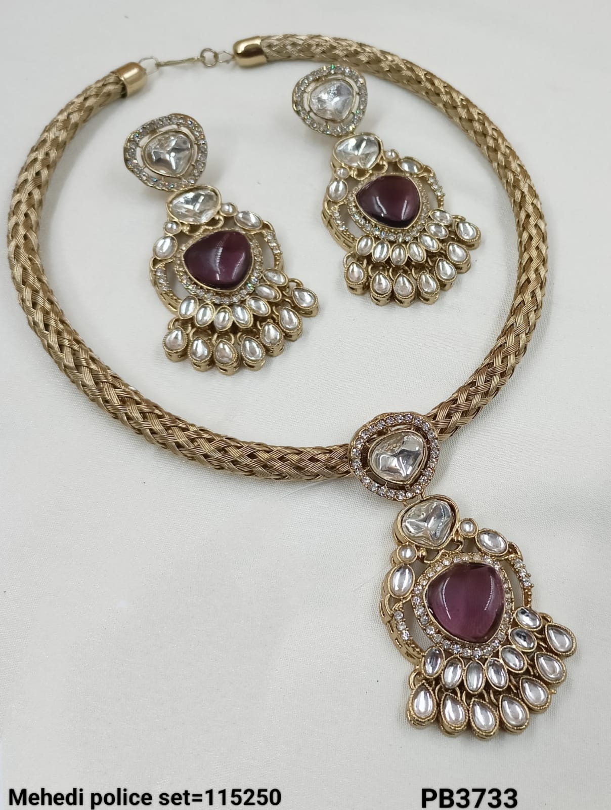 Antique Gold Plated Kundan Necklace Set