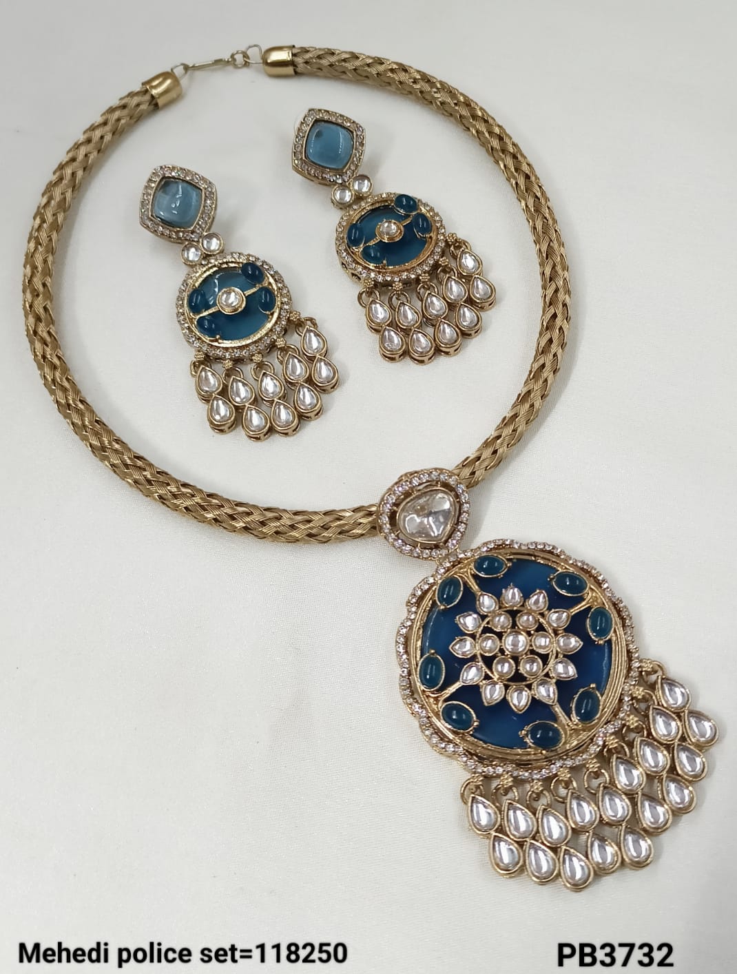 Antique Gold Plated Kundan Necklace Set
