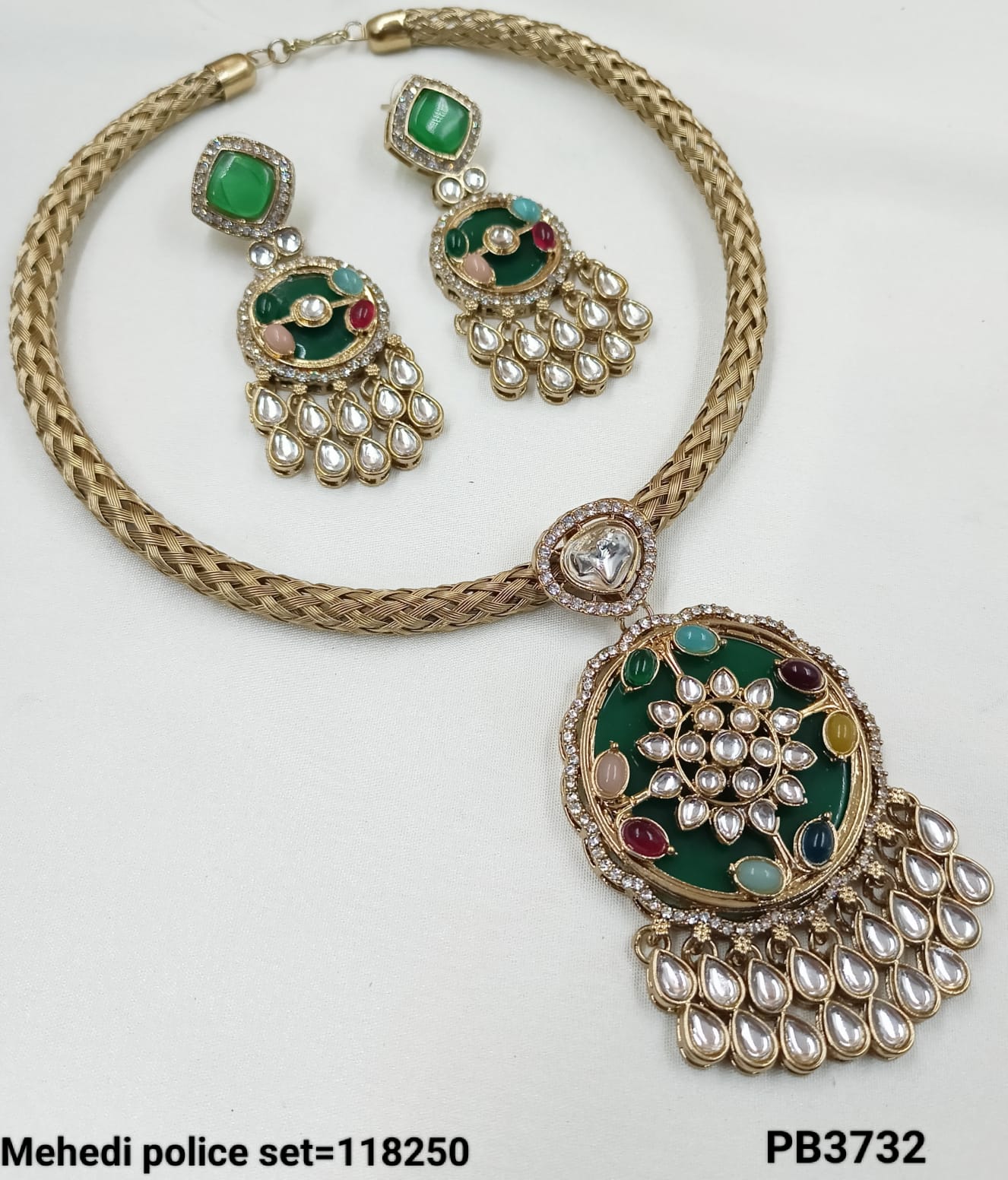 Antique Gold Plated Kundan Necklace Set