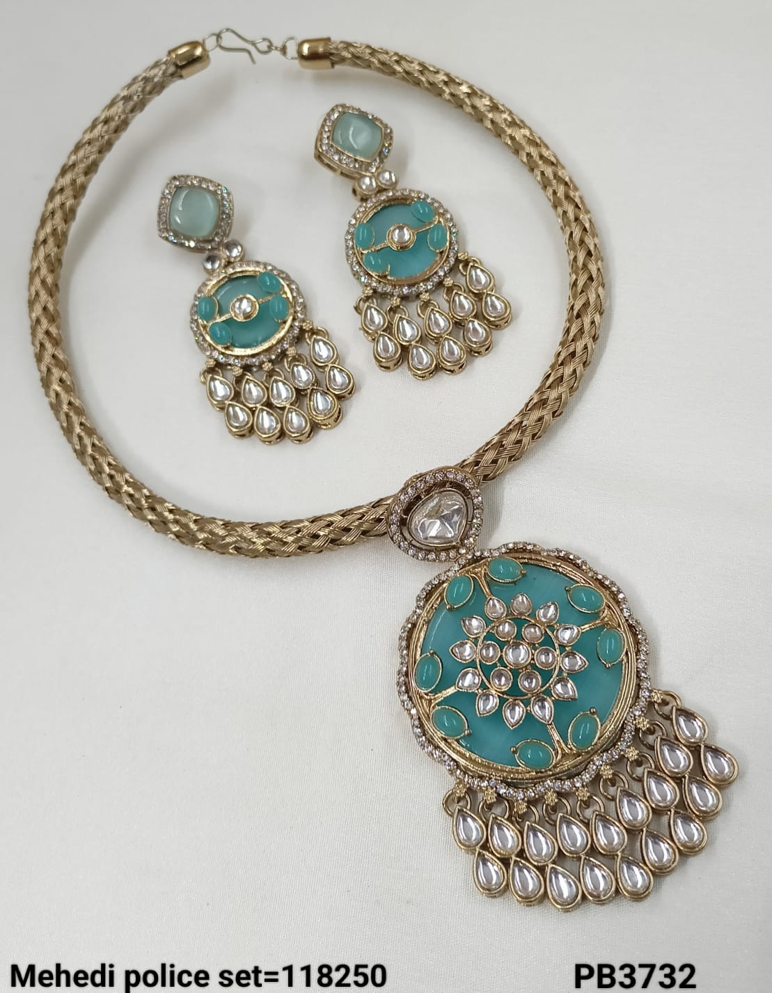 Antique Gold Plated Kundan Necklace Set