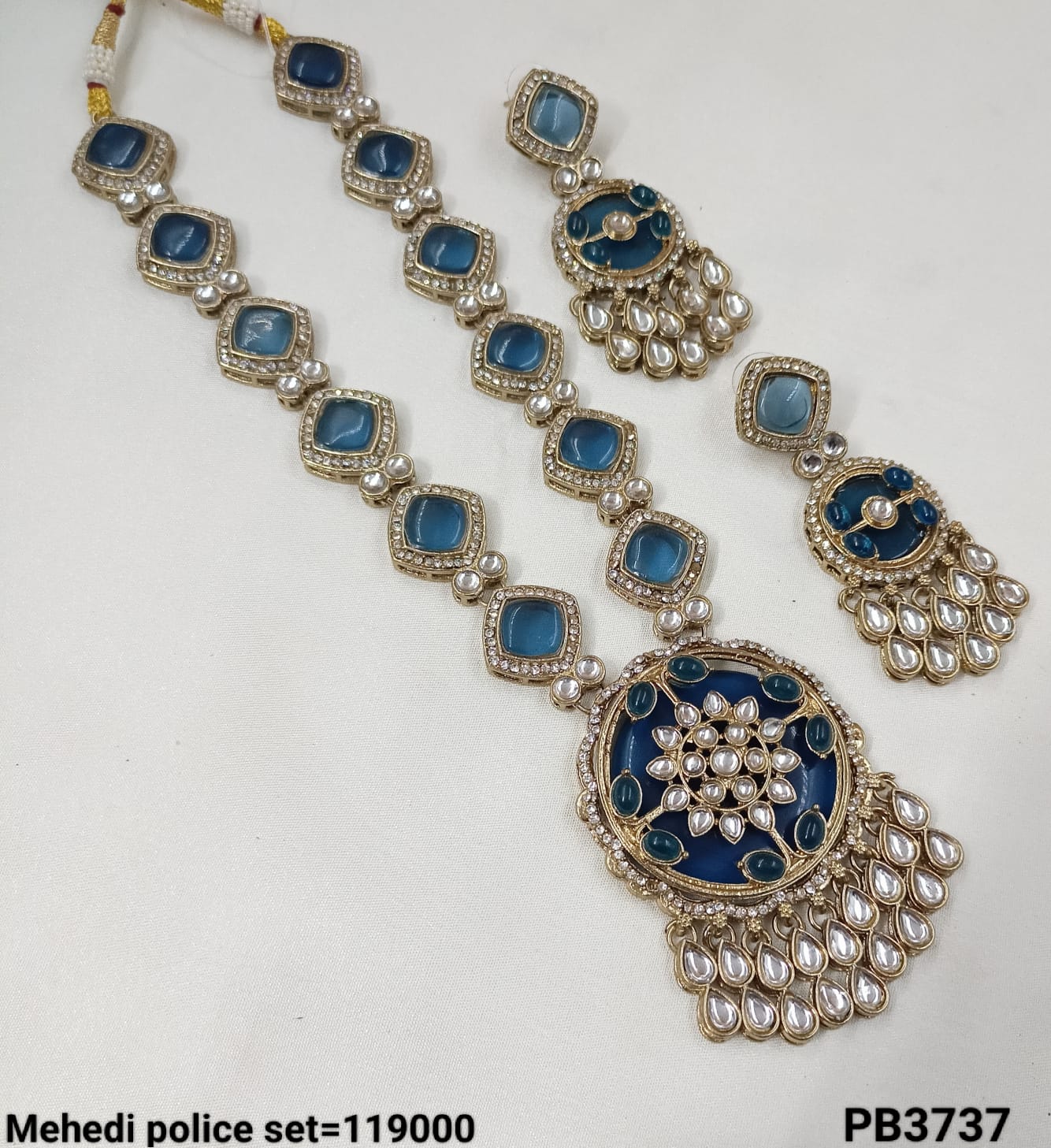 Antique Gold Plated Kundan Necklace Set