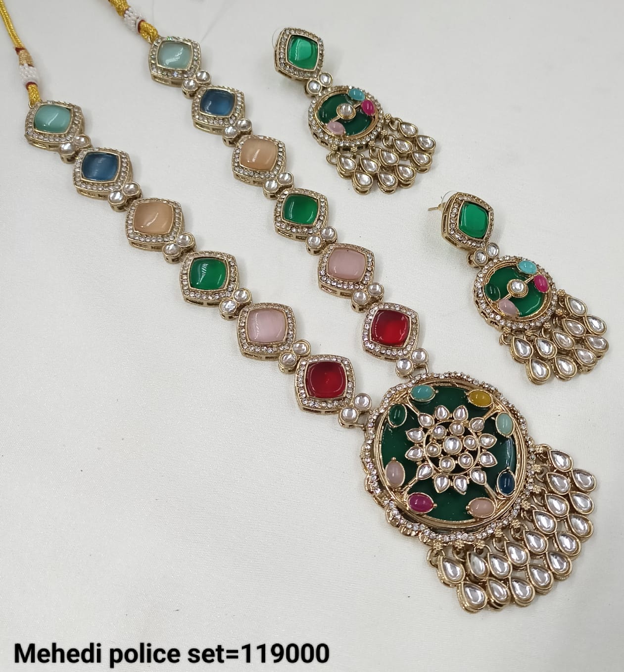 Antique Gold Plated Kundan Necklace Set