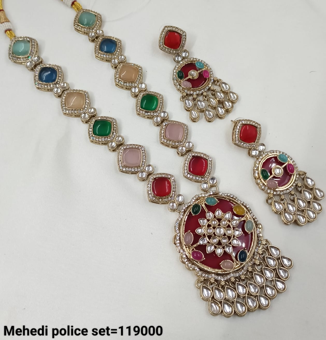 Antique Gold Plated Kundan Necklace Set
