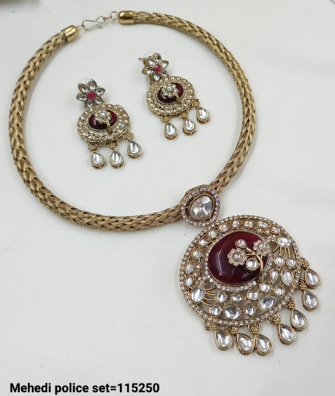 Antique Gold Plated Kundan Necklace Set