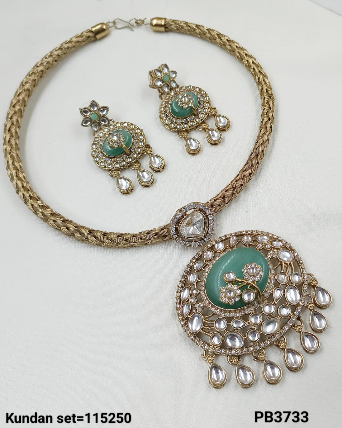 Antique Gold Plated Kundan Necklace Set