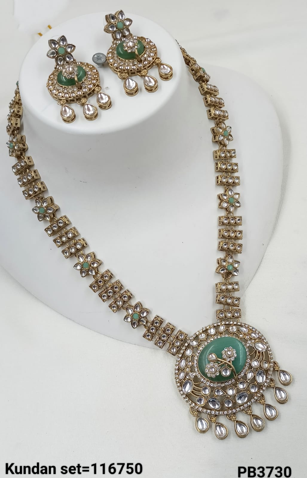 Antique Gold Plated Kundan Necklace Set