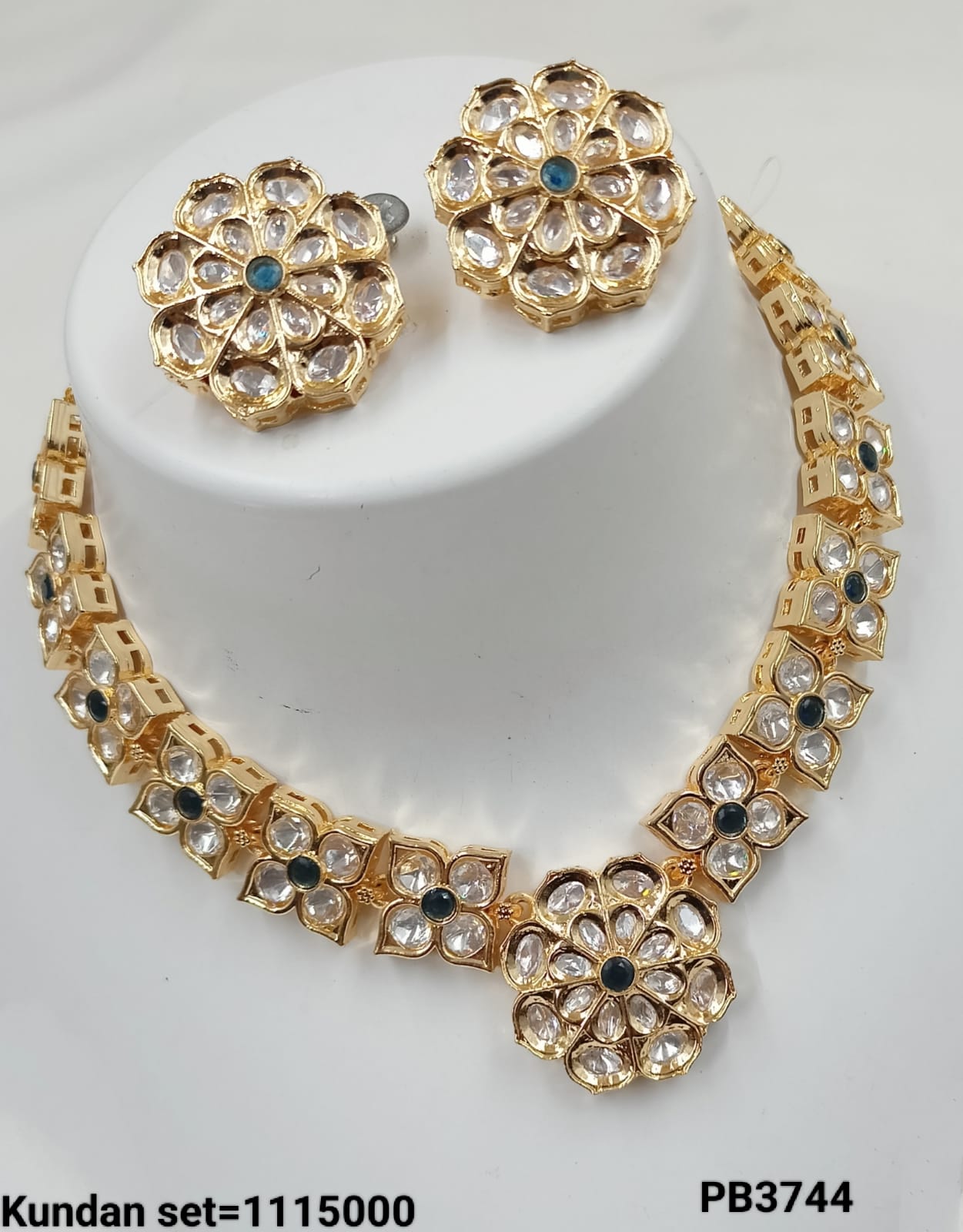Traditional Gold Plated Kundan Necklace Set