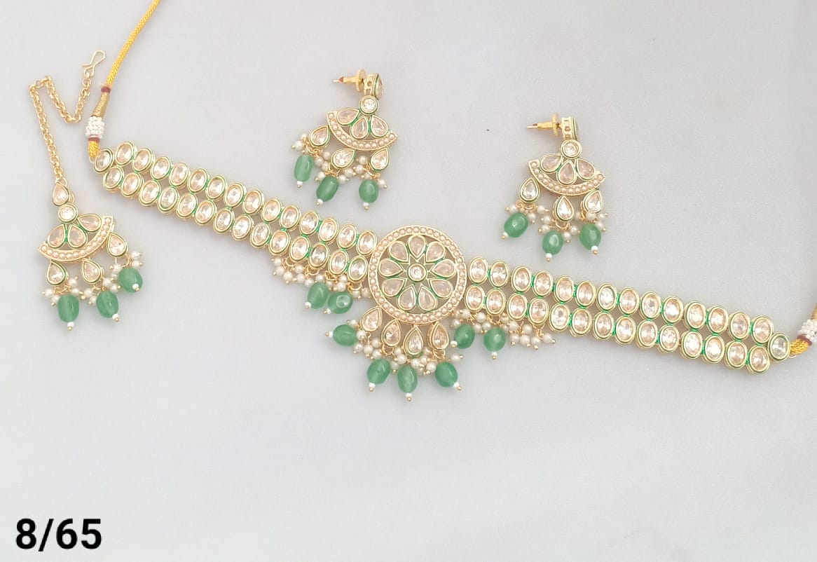 Floral Kundan Choker Necklace Set with Earrings and Maang Tikka