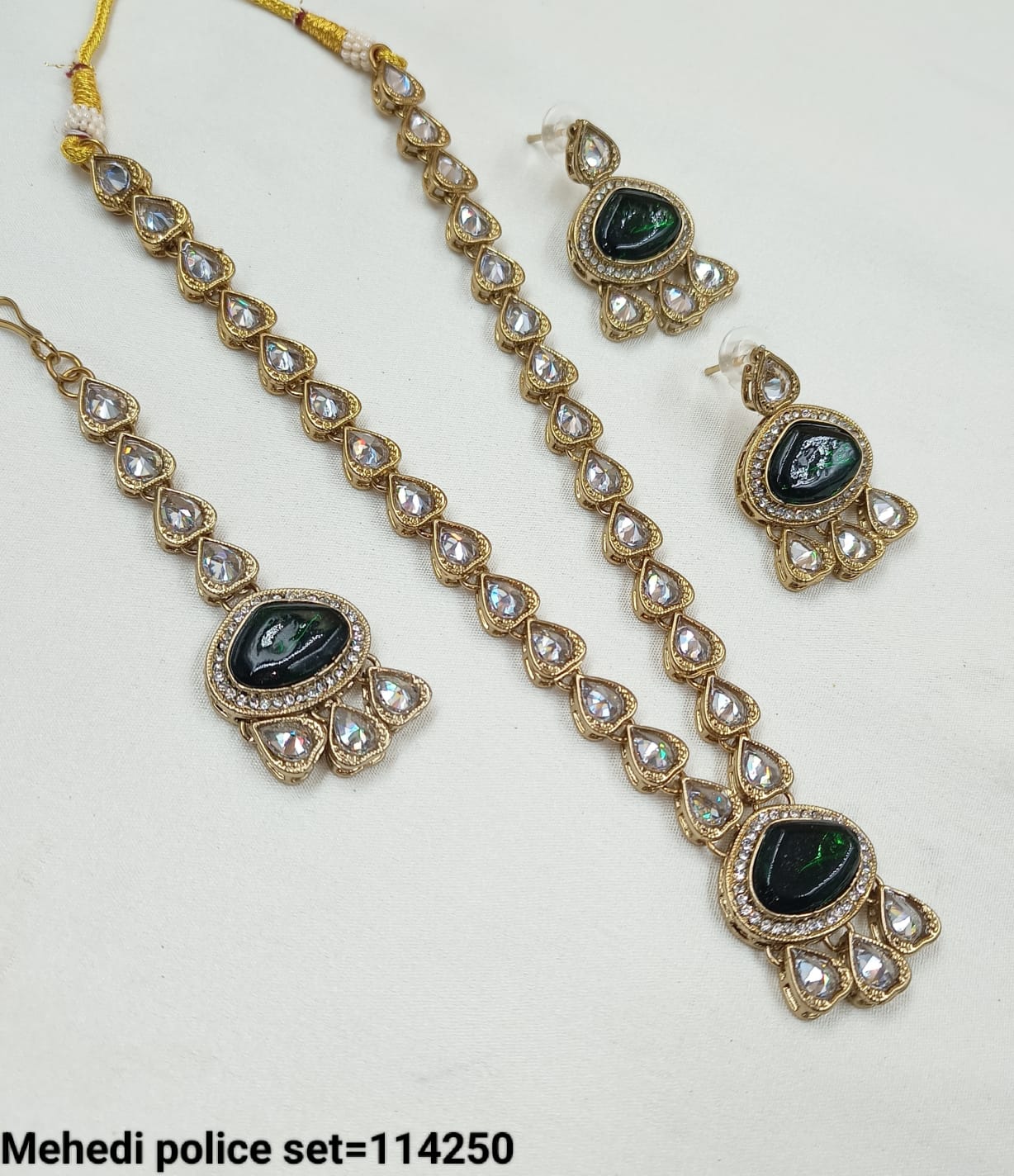 Antique Gold Polki Necklace Set with Matching Earrings and Maang Tikka