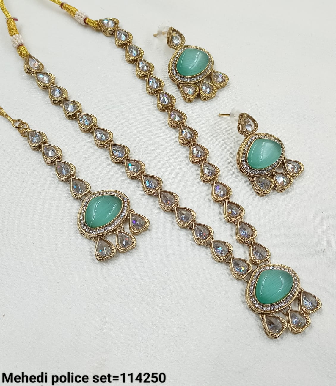 Antique Gold Polki Necklace Set with Matching Earrings and Maang Tikka