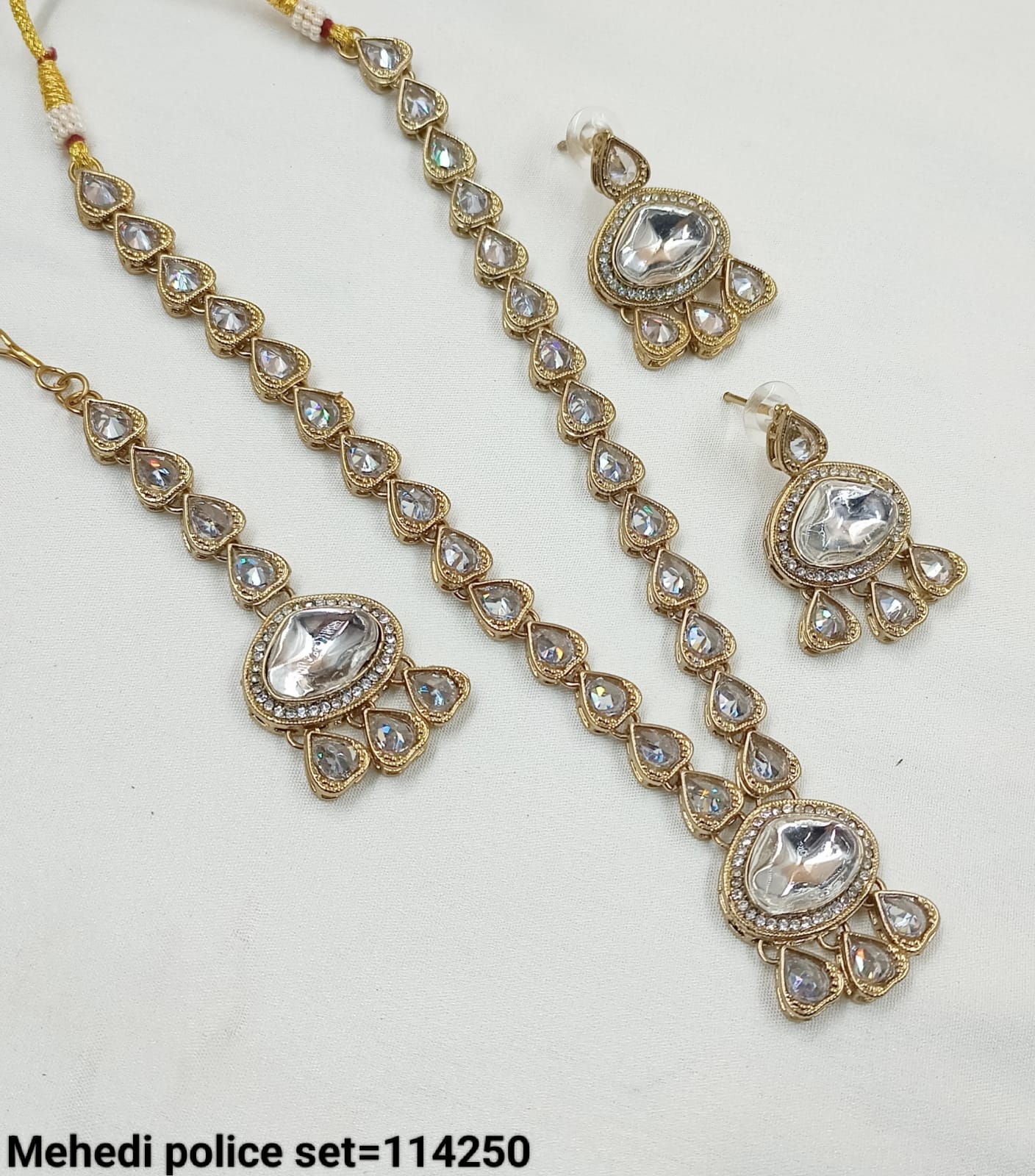 Antique Gold Polki Necklace Set with Matching Earrings and Maang Tikka