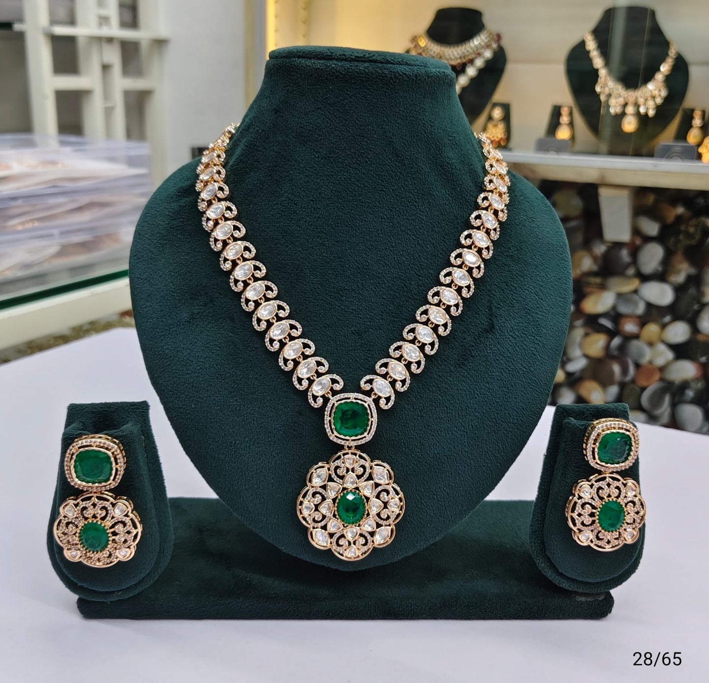 Elegant Kundan Stone Necklace Set with Filigree Pendant and Matching Earrings – Bridal & Party Wear Jewelry