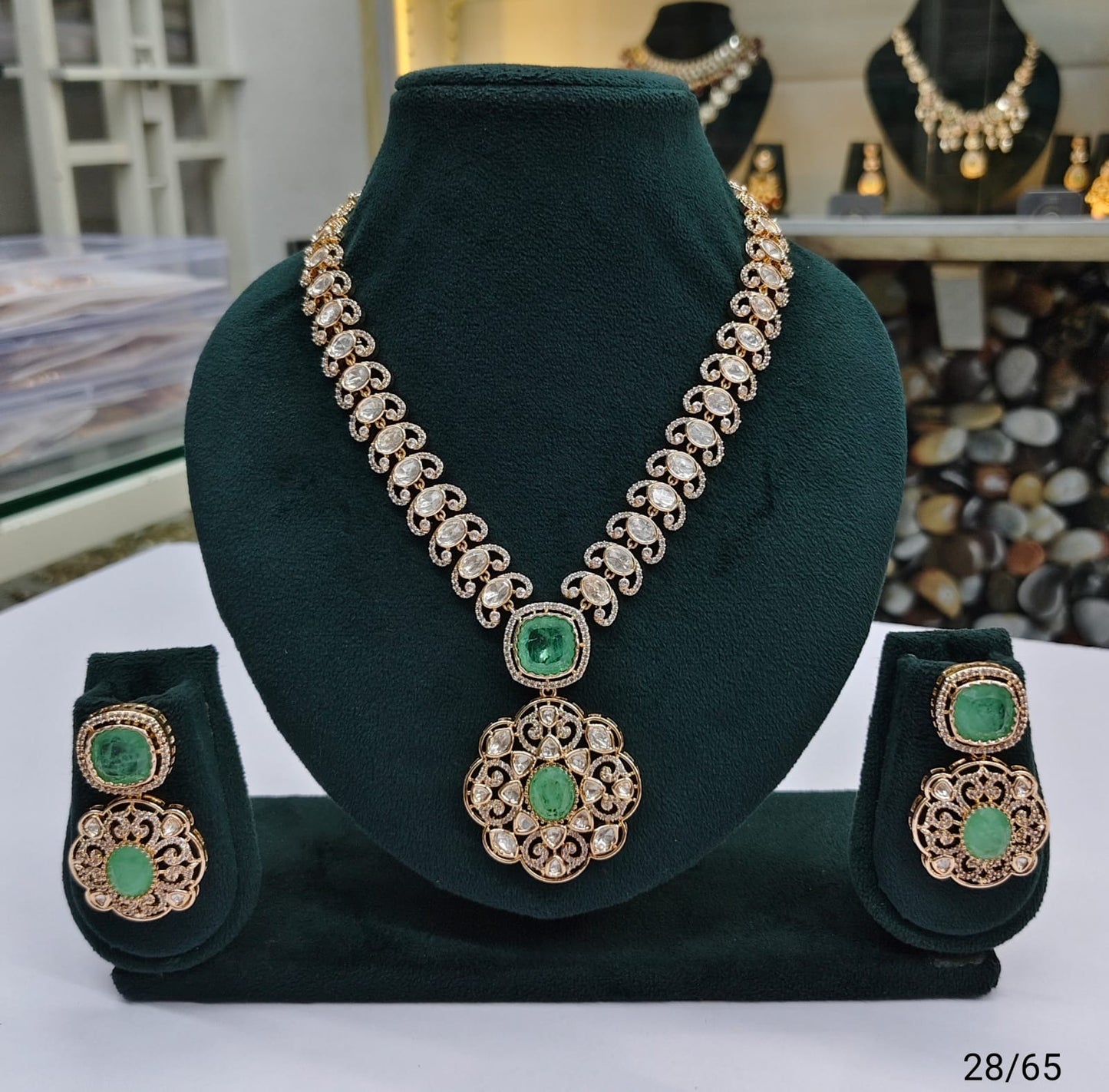 Elegant Kundan Stone Necklace Set with Filigree Pendant and Matching Earrings – Bridal & Party Wear Jewelry