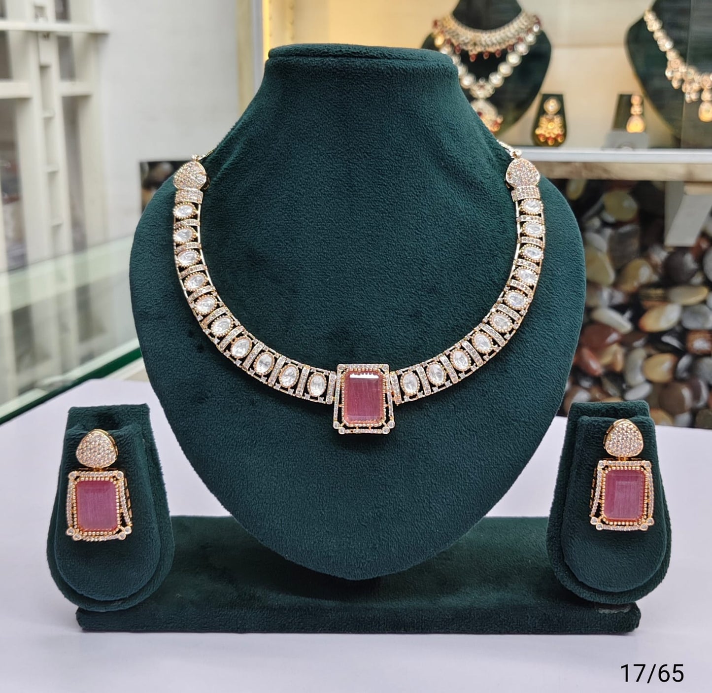 Lucentemarket Premium kundan Necklace Set with Rectangular Stone Pendant & Earrings