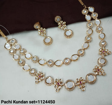Pachi Kundan Floral Necklace Set – Elegant Ethnic Jewelry for Special Occasions
