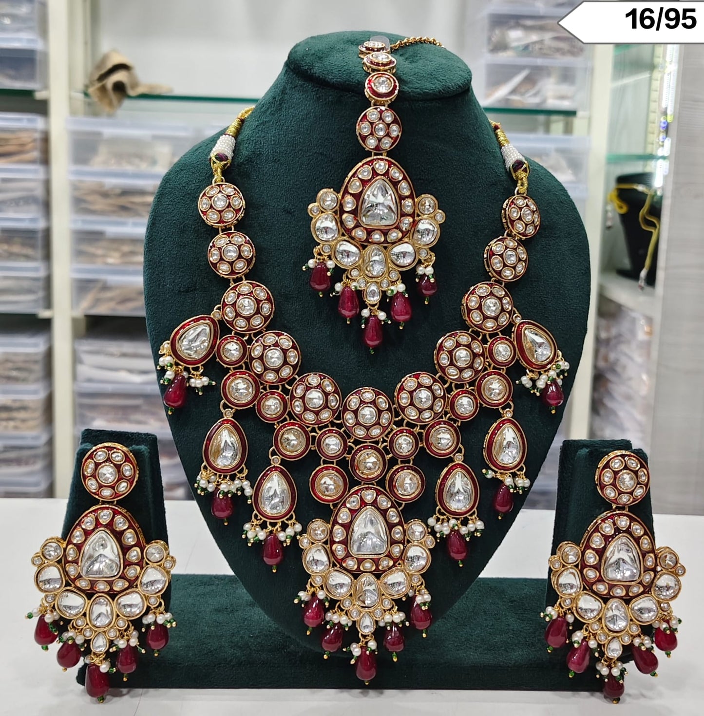 Kundan Bridal Jewellery Set with Maang Tikka & Earrings - Lucentemarket