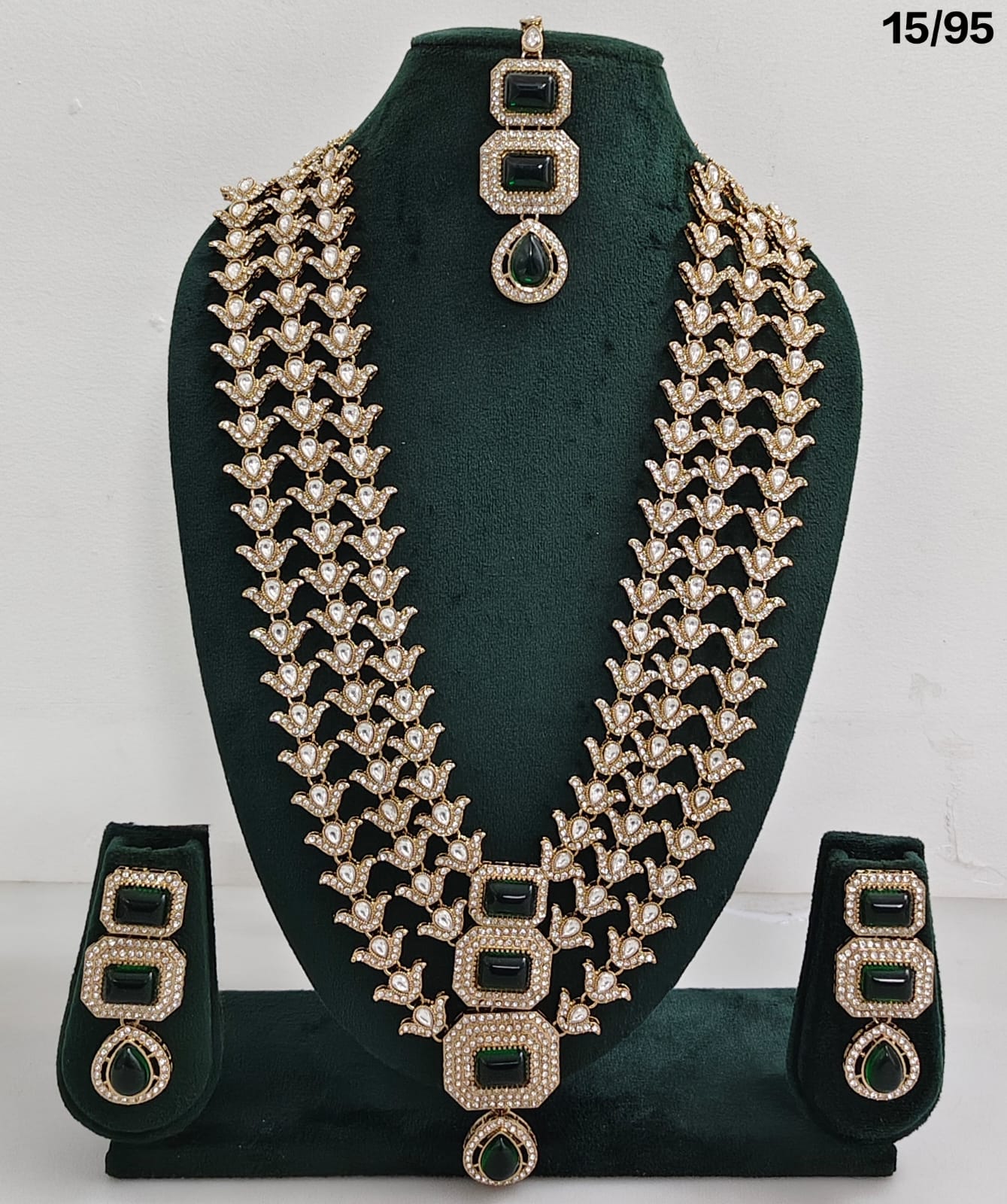 Designer Kundan Stone Necklace Set with Earrings & Maang Tikka – Layered Bridal Look