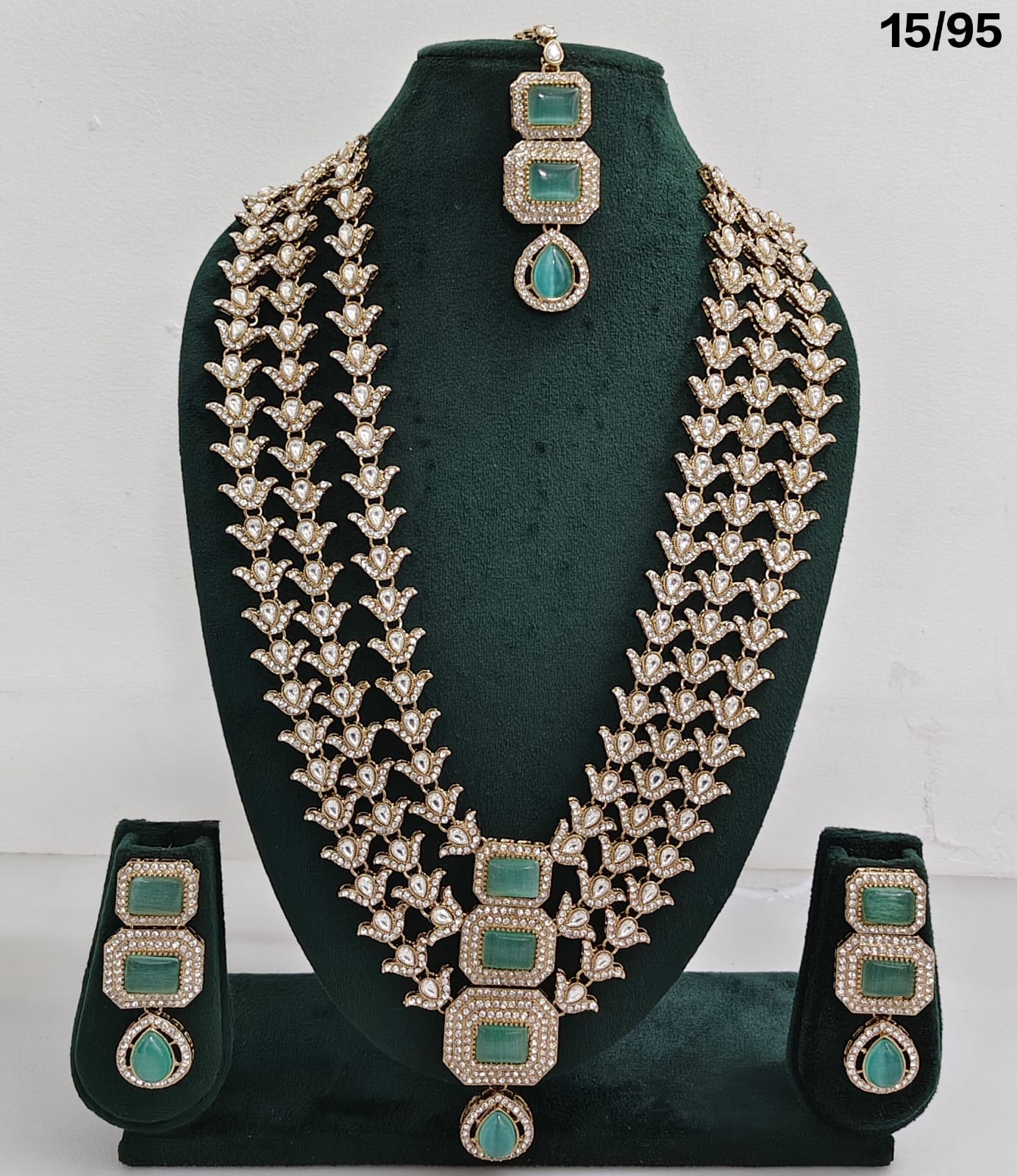 Designer Kundan Stone Necklace Set with Earrings & Maang Tikka – Layered Bridal Look