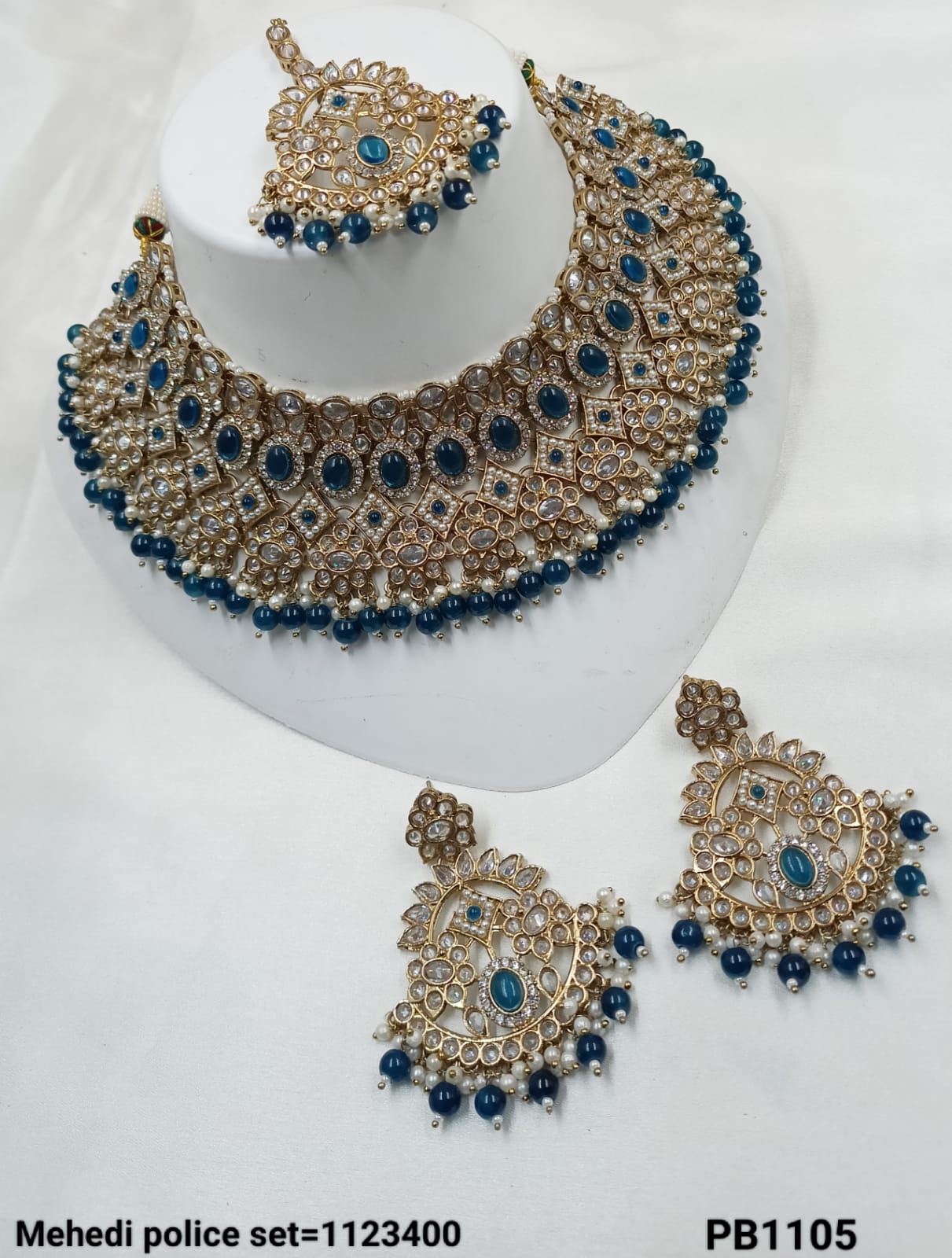 Antique Gold Plated Kundan Necklace Set