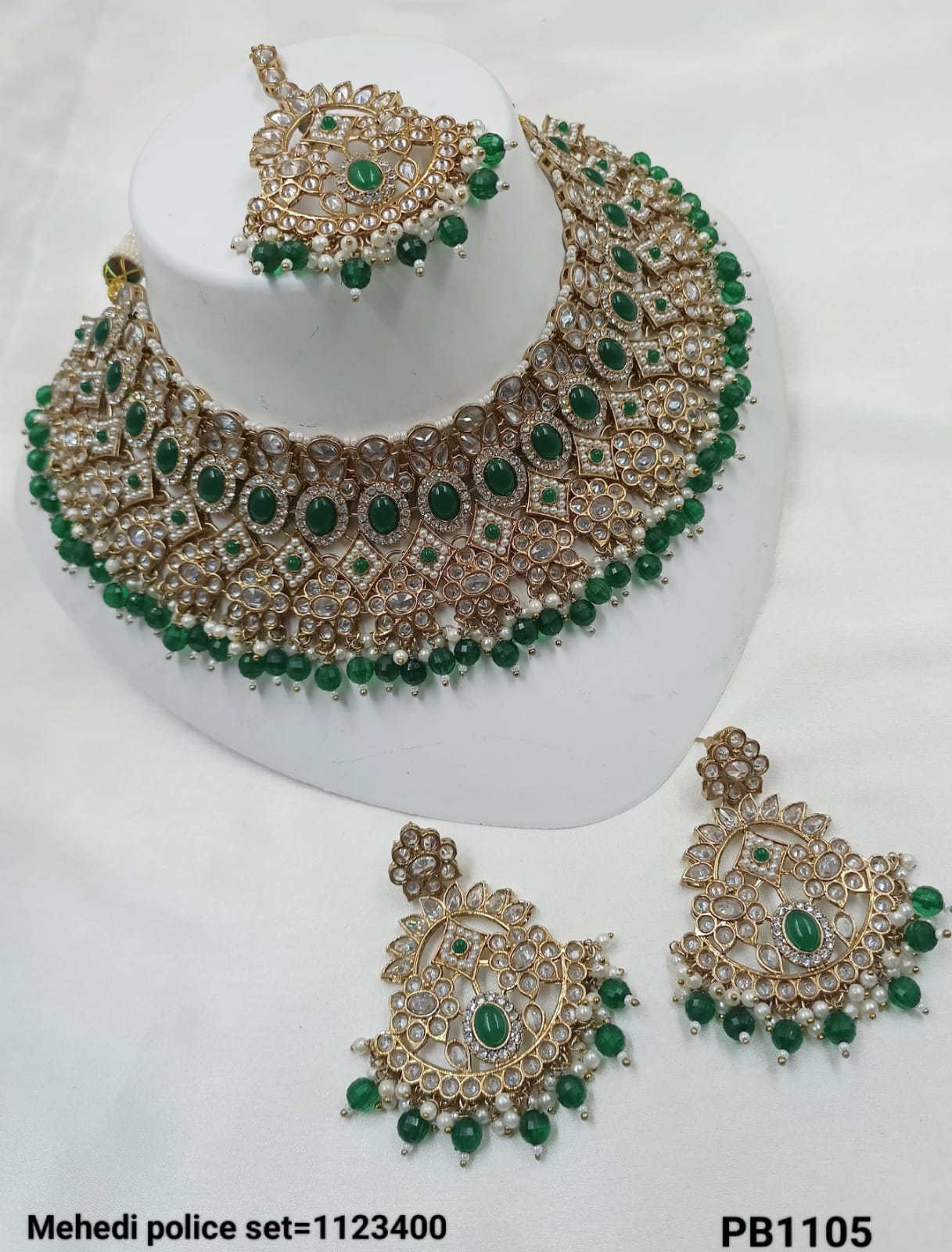 Antique Gold Plated Kundan Necklace Set