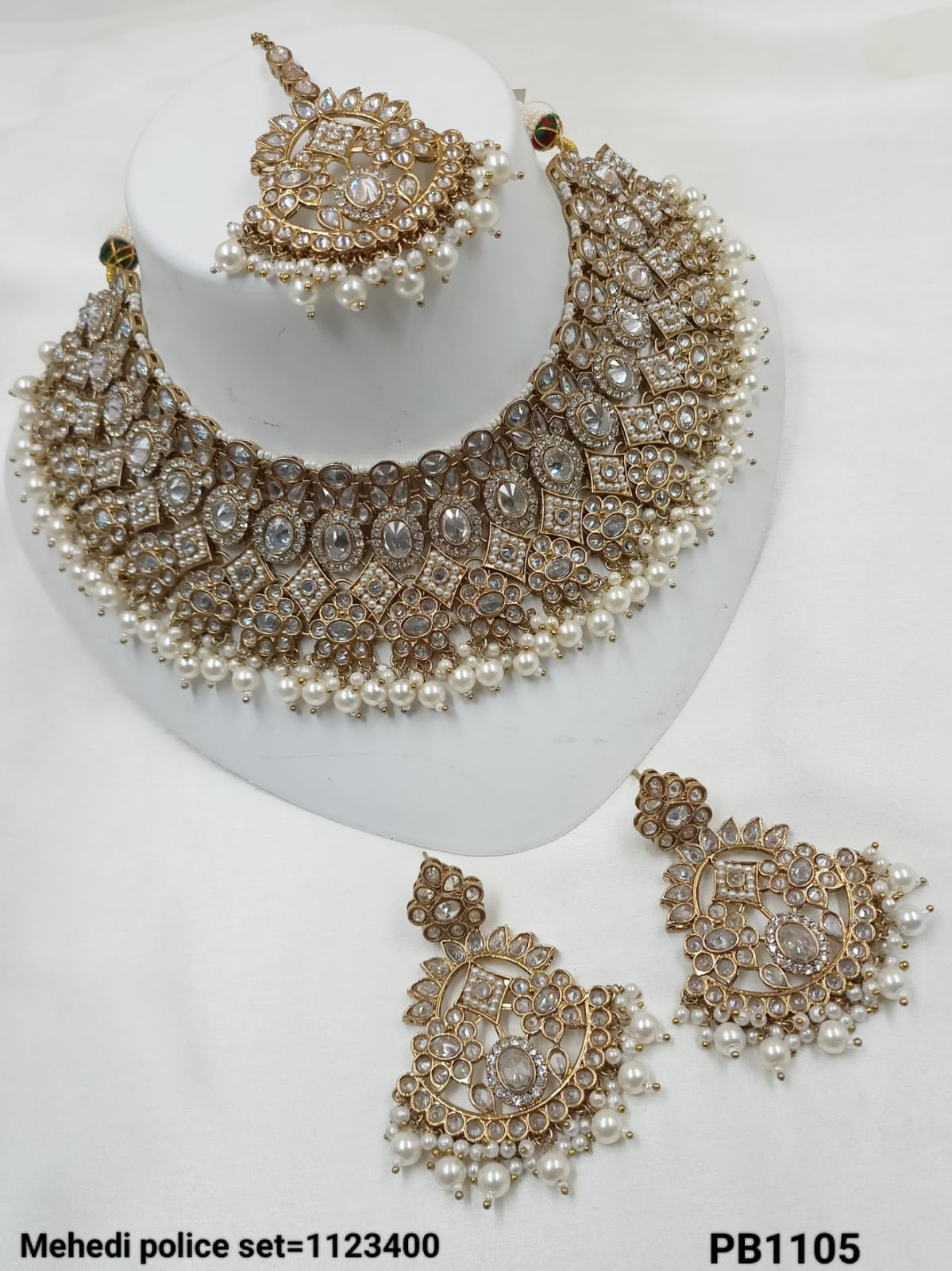 Antique Gold Plated Kundan Necklace Set