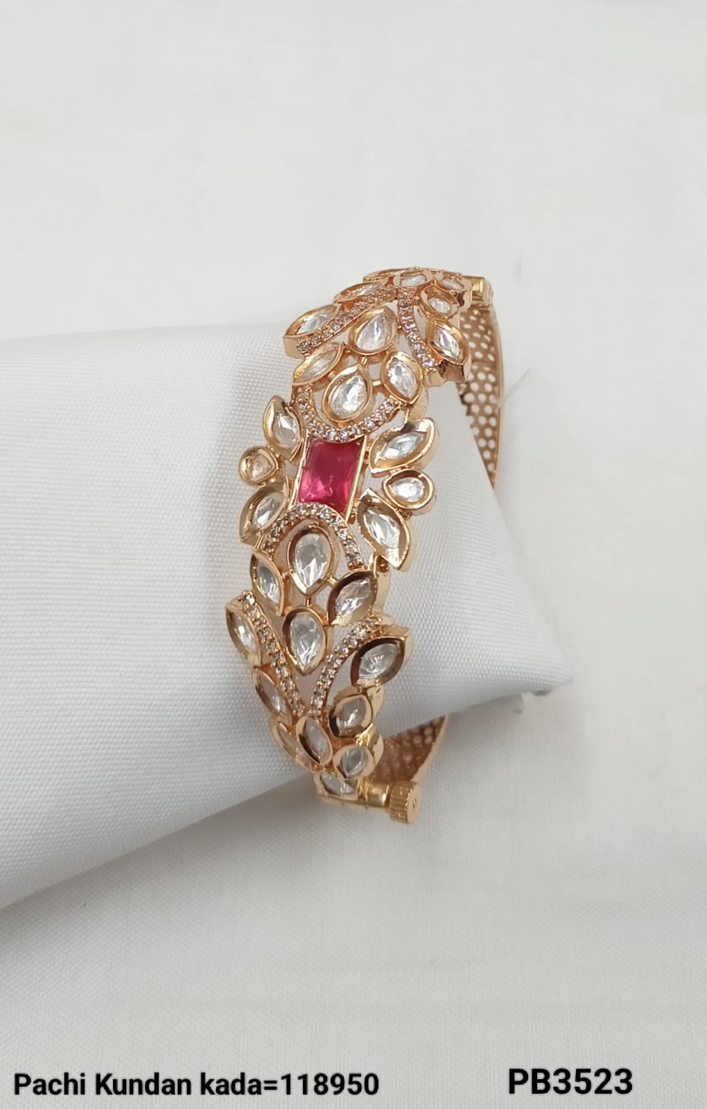 Fashionable Pachi Kundan Gold Plated Bracelet