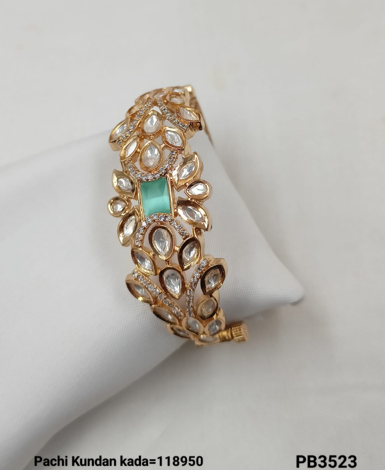 Fashionable Pachi Kundan Gold Plated Bracelet
