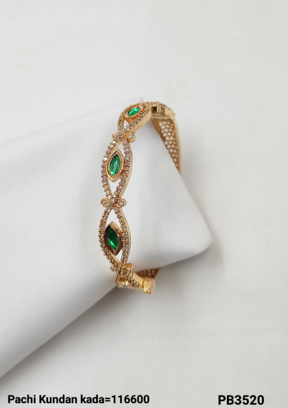 Gold Plated Fashionable Pachi Kundan Bracelet