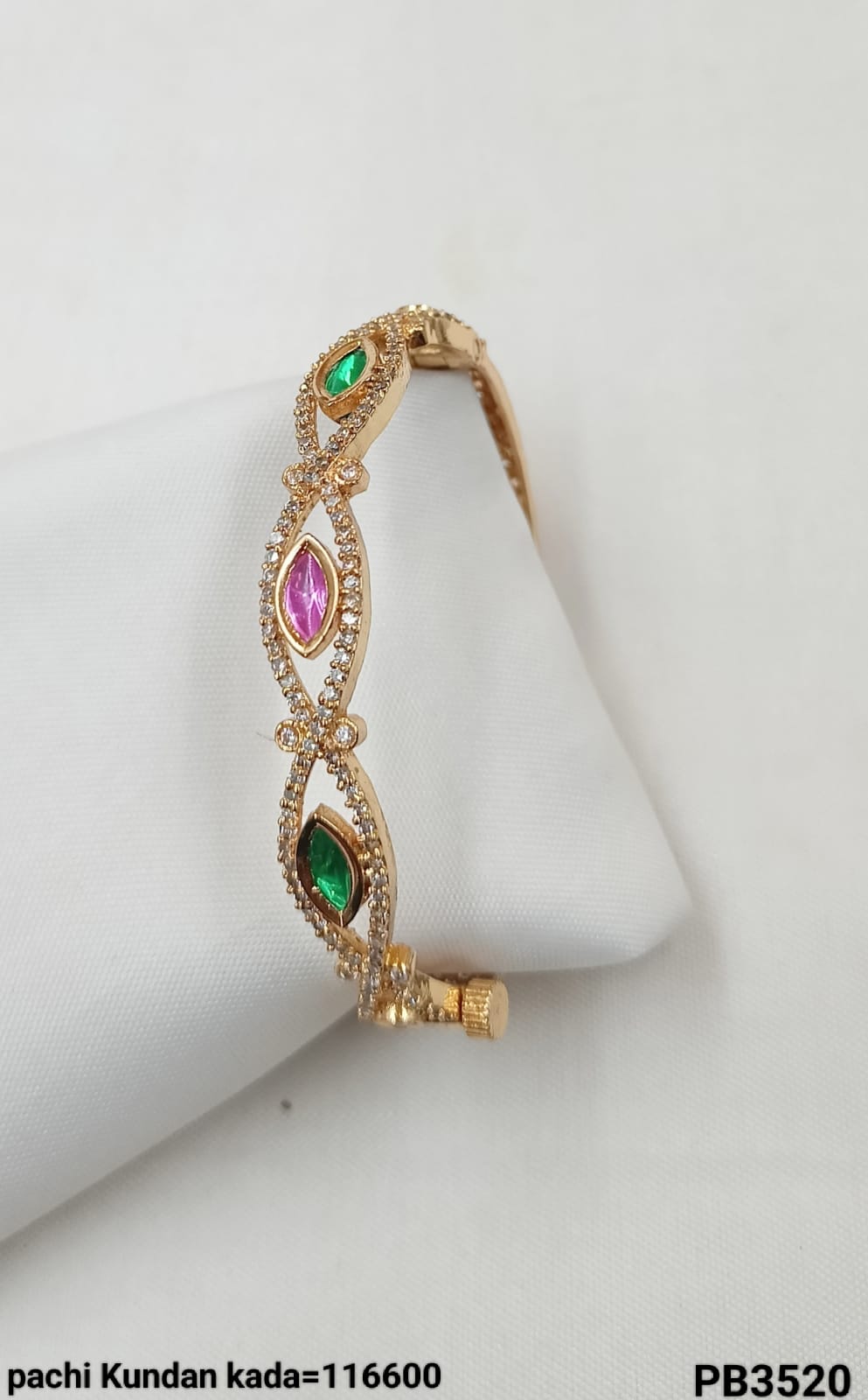 Gold Plated Fashionable Pachi Kundan Bracelet