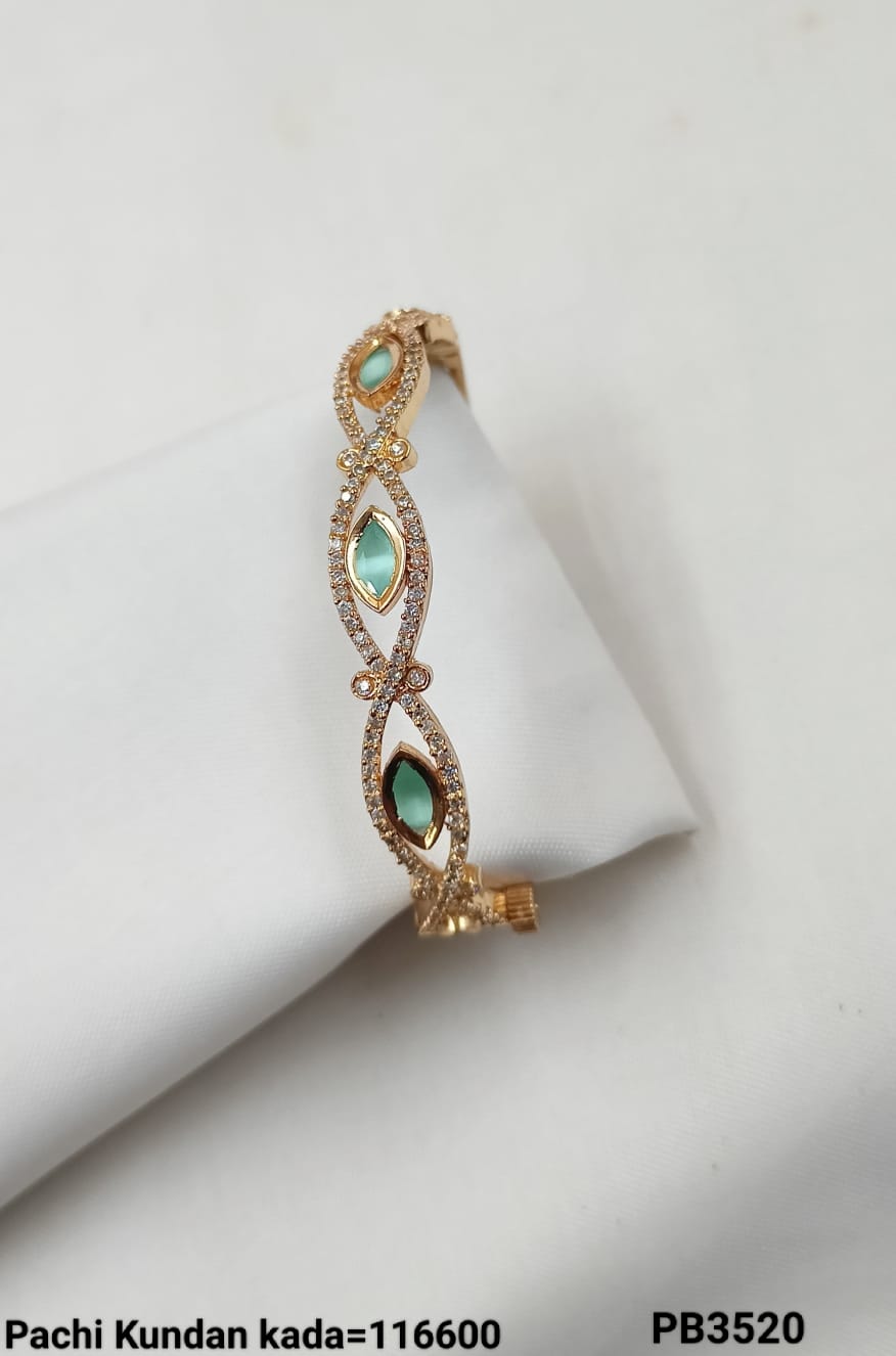 Gold Plated Fashionable Pachi Kundan Bracelet