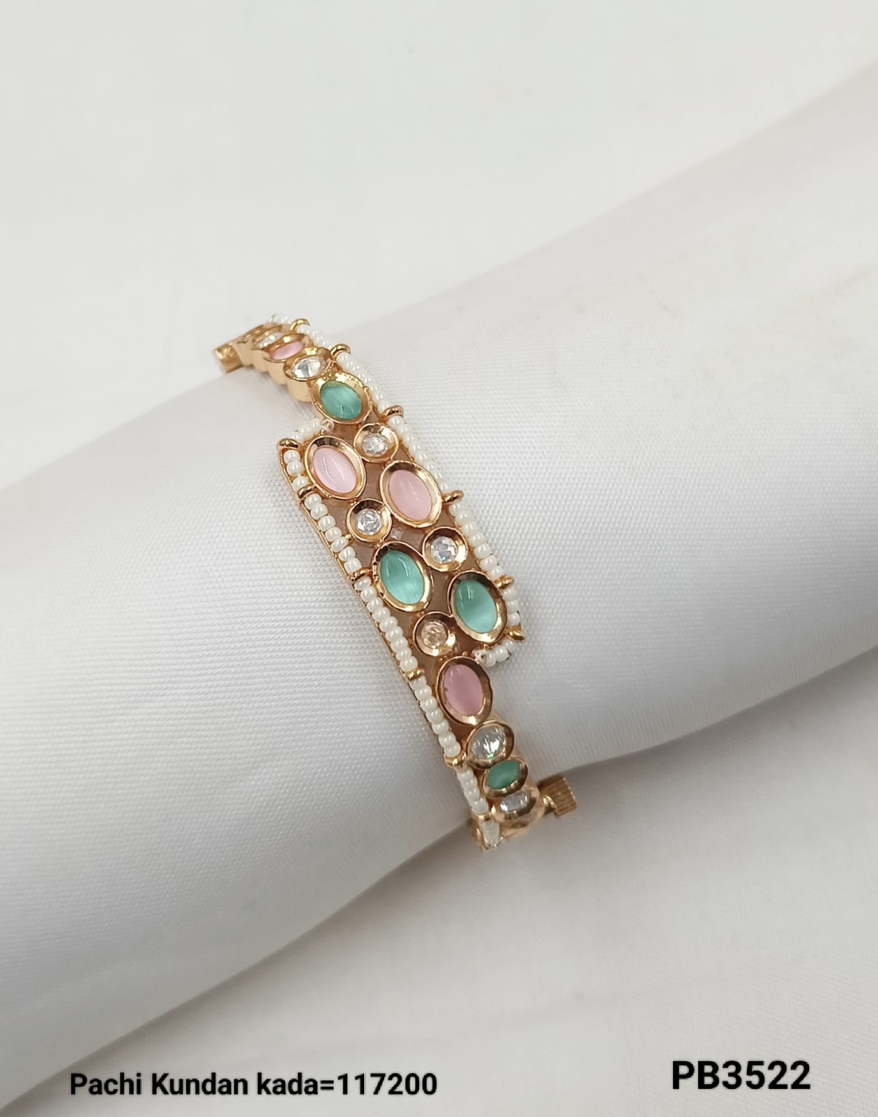 Fashionable Pachi Kundan Gold Plated Bracelet