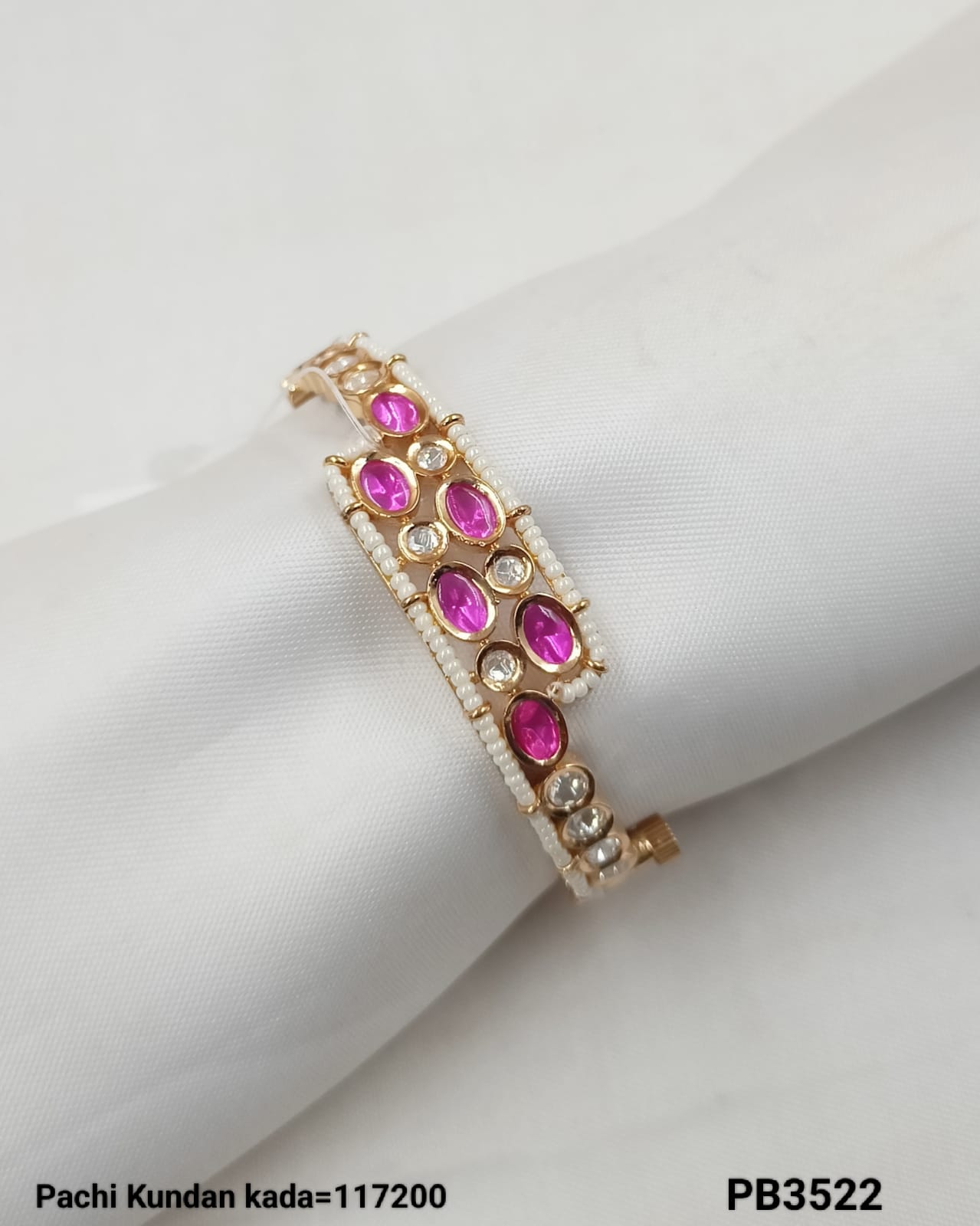 Fashionable Pachi Kundan Gold Plated Bracelet