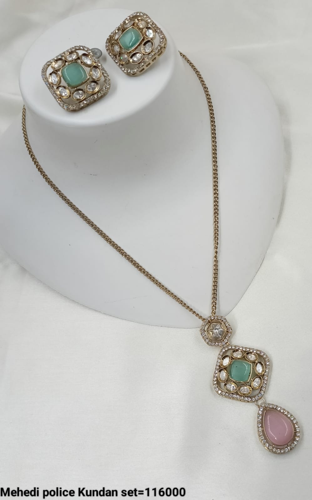 Antique Gold Plated Pachi Kundan Pendent Set
