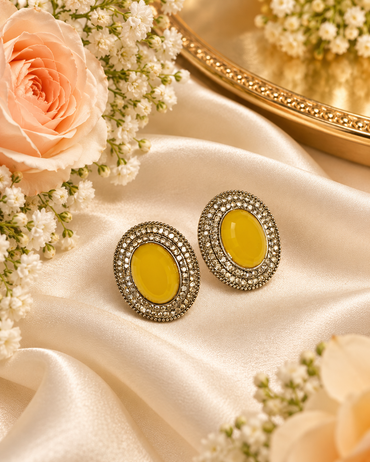 ANTIQUE GOLD OVAL CRYSTAL HALO STUD EARRINGS