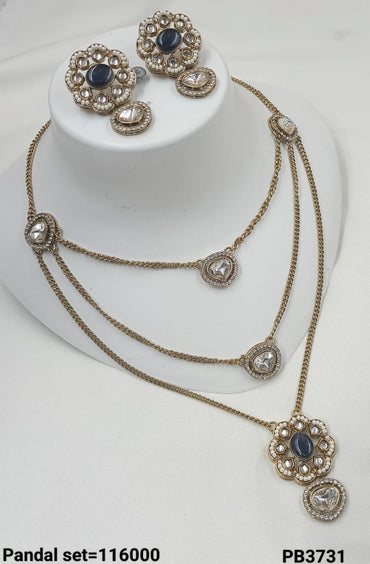 Antique Gold Plated Kundan Pendant Set