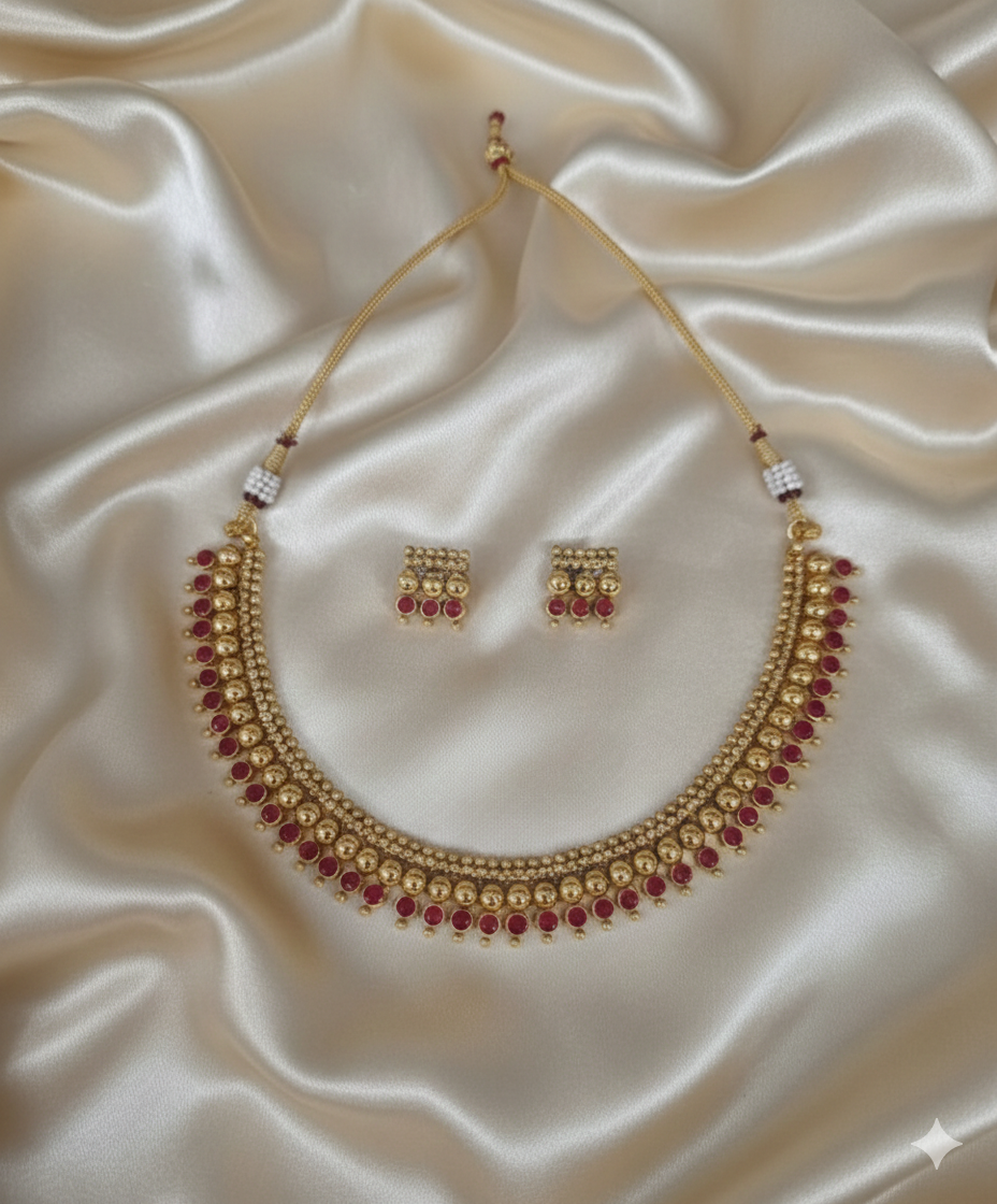 Traditional Beaded Border Stone Necklace Set with Matching Studs