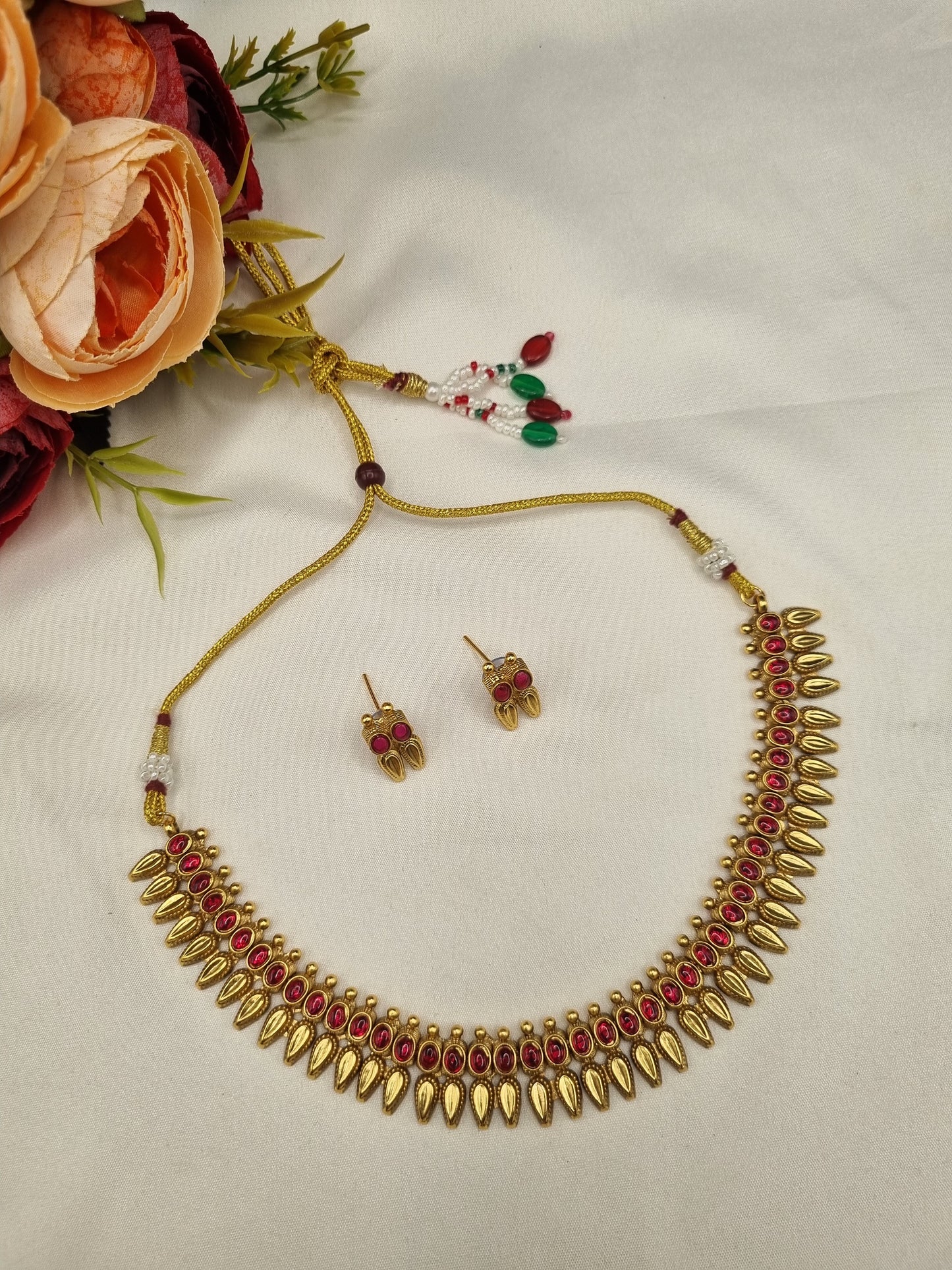 SUTHON INDIAN STYLE LEAF MOTIF NECKLACE SET
