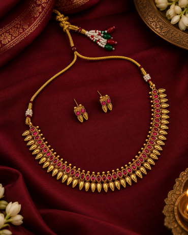 SOUTH INDIAN STYLE LEAF MOTIF NECKLACE SET