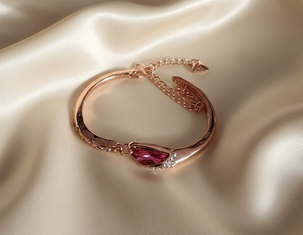 Rose Gold Plated Centerpiece cuff Bracelet For Woman