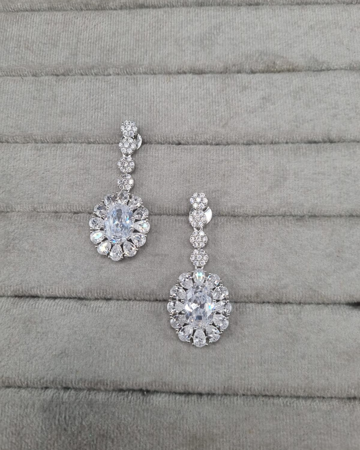 Sparkling White Stone AD Jewellery Set