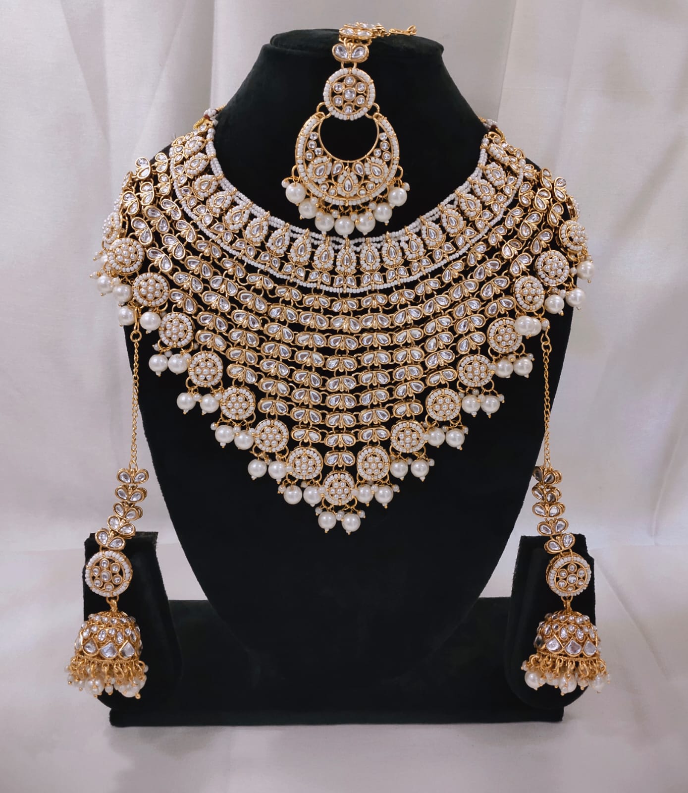 Gold Plated Jewellery Set For Woman