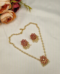 FLORAL STONE PENDANT & PEARL CHAIN JEWELRY SET  DESCRIPTION