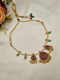 SUTHON STYLE FLORAL & LEAF CHARM NECKLACE SET