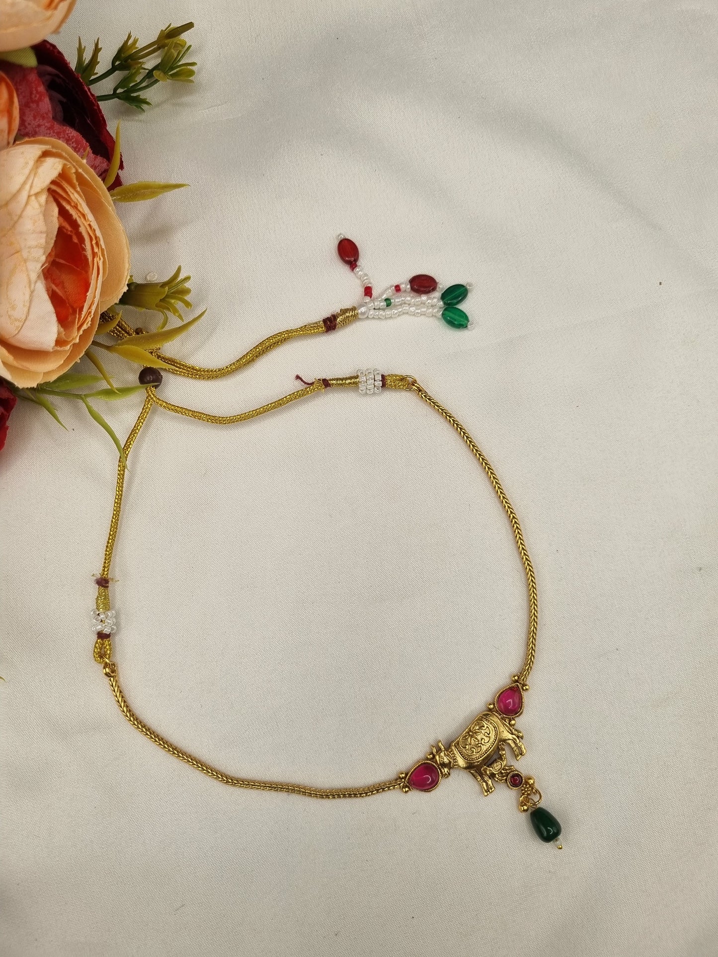Suthon Style Cow Motif Necklace Set