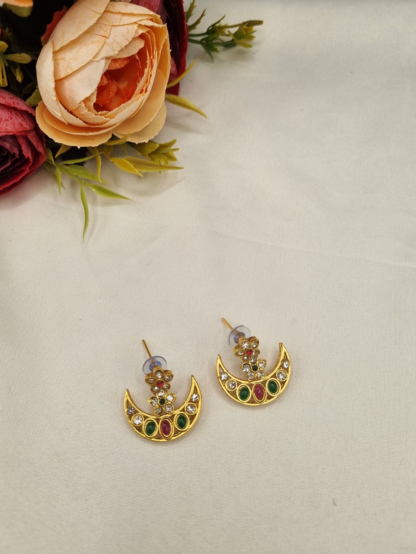 SUTHON STYLE CRESCENT MOTIF NECKLACE SET