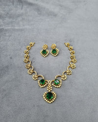 Elegant Gold-Tone Swirling Floral AD Necklace Set
